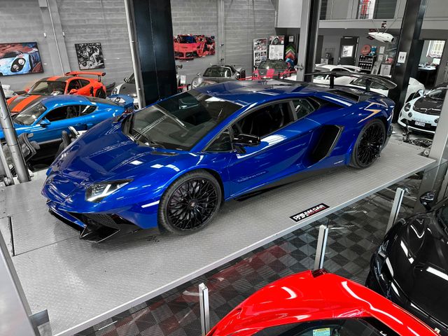 Lamborghini Superveloce SV - blu sideris  ad personam