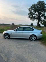 BMW318i e90 Facelift - BMW 318: E90