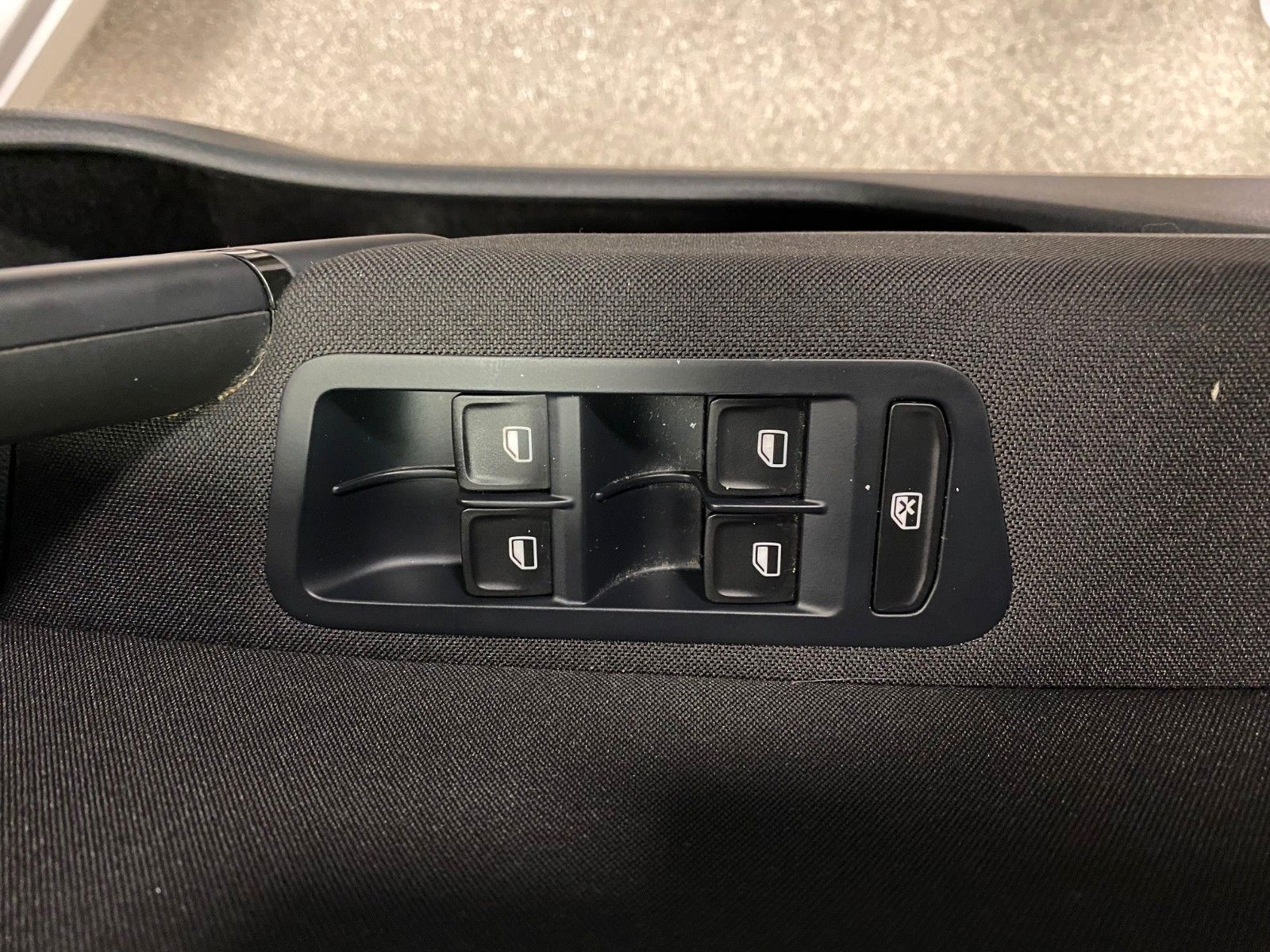 Fahrzeugabbildung Volkswagen Golf Sportsvan 1.2 TSI Trendline+AHK+NAVI+CD+BC+