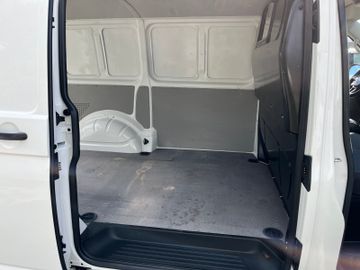 Volkswagen T6 Transporter - 10