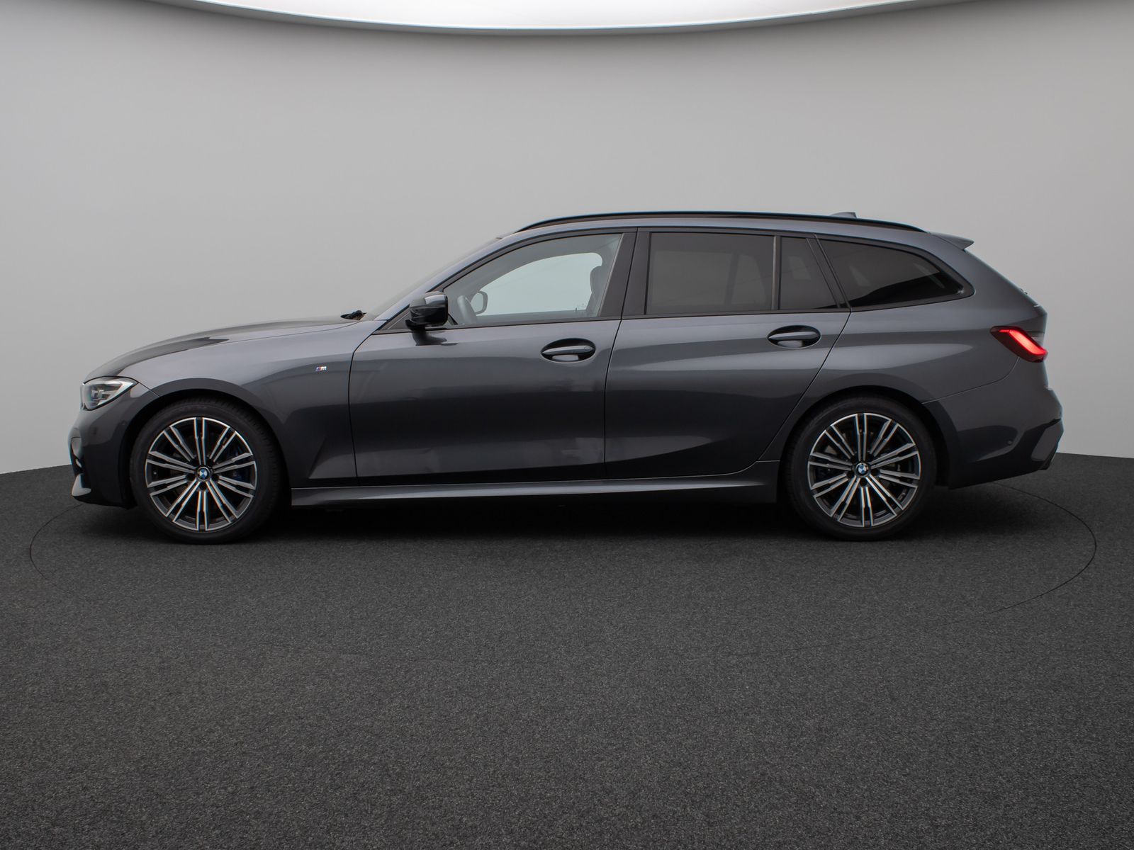 Fahrzeugabbildung BMW 330d M Sport Kamera DAB HiFi Stop&Go Alarm LED