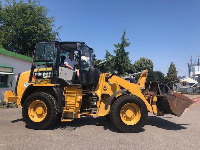 CAT Cat 910 M  Schaufel + Gabel . Super Zustand