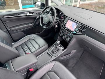 Volkswagen Golf - 11