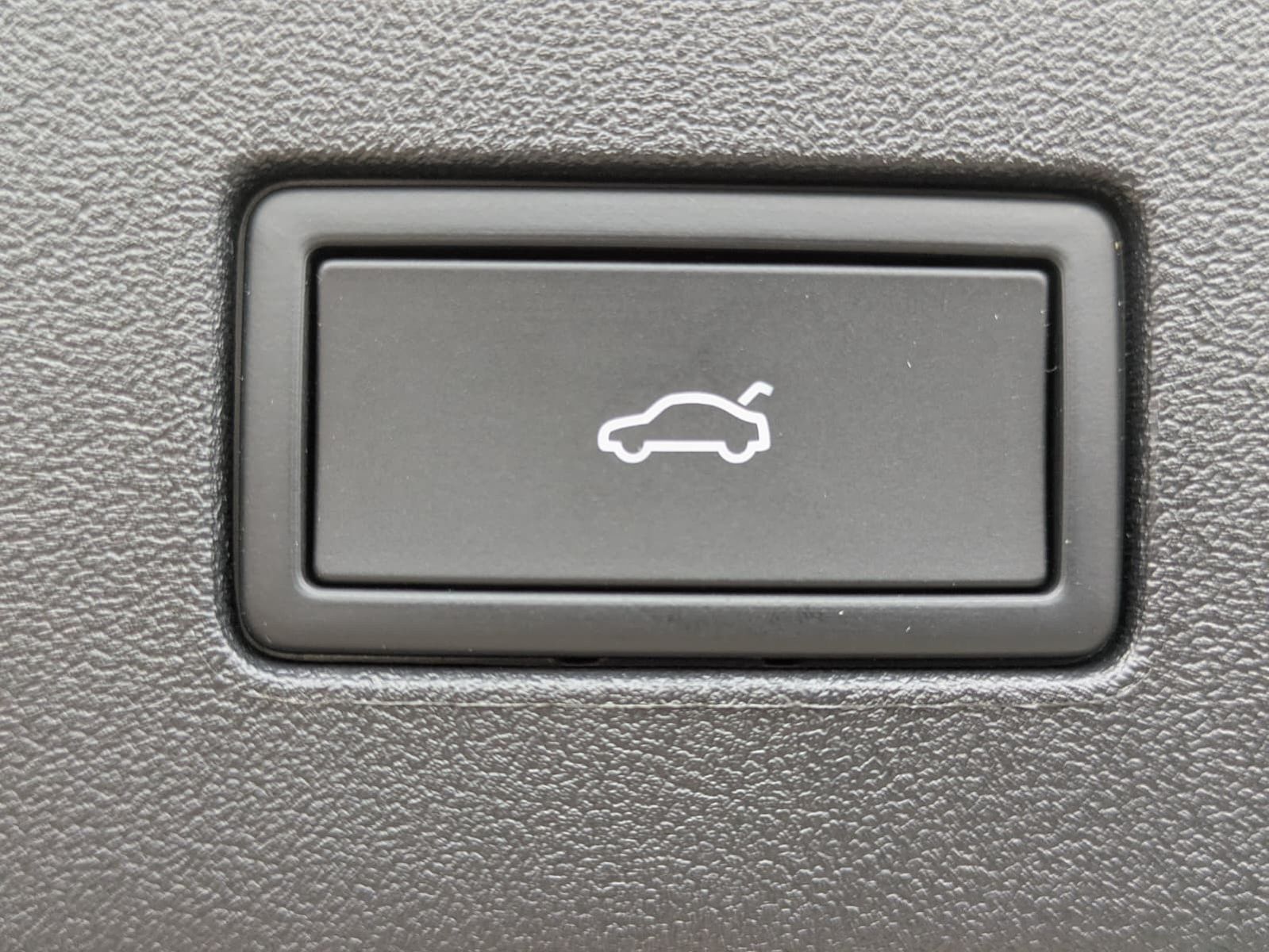 Fahrzeugabbildung Volkswagen Tayron 2.0 TDI 4M R-Line 7Si*MATRIX*AHK*PANO*HUD