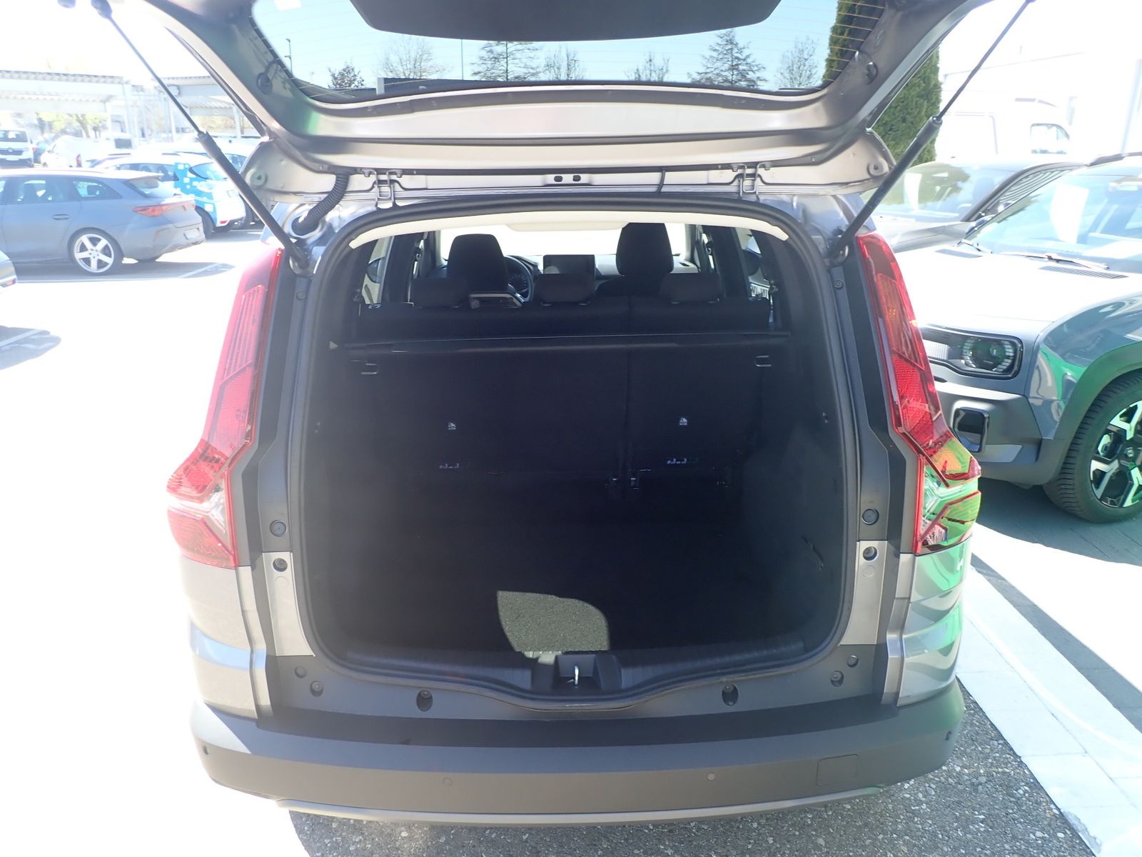 Fahrzeugabbildung Dacia Jogger Extreme TCe 110