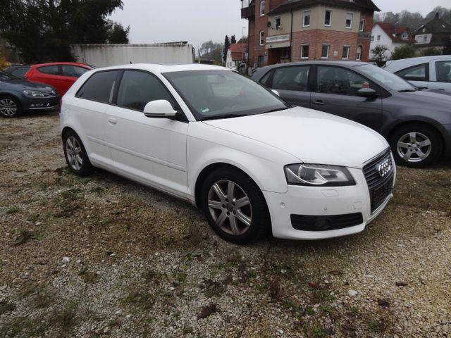 Audi A3 2.0 TDI Ambition/Xenon/Navi/140PS/GSD/