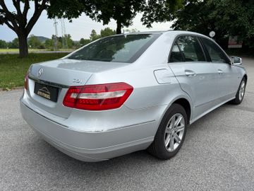 Mercedes E 220 - 8
