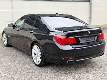 BMW 750 - 5
