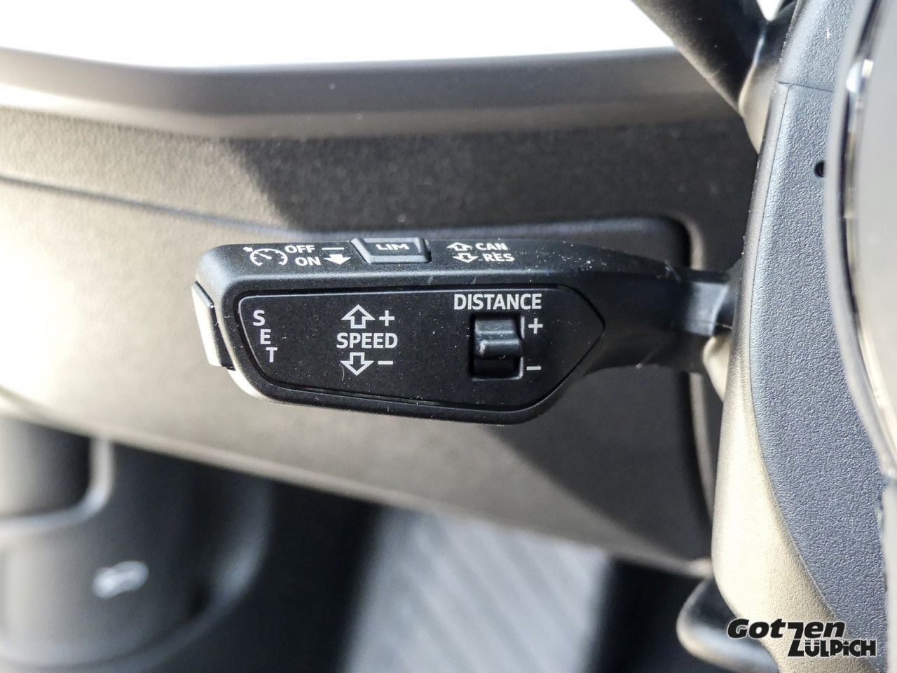 Fahrzeugabbildung Audi A3 Sportback 35 TFSI S line LED Navi PDC DSG