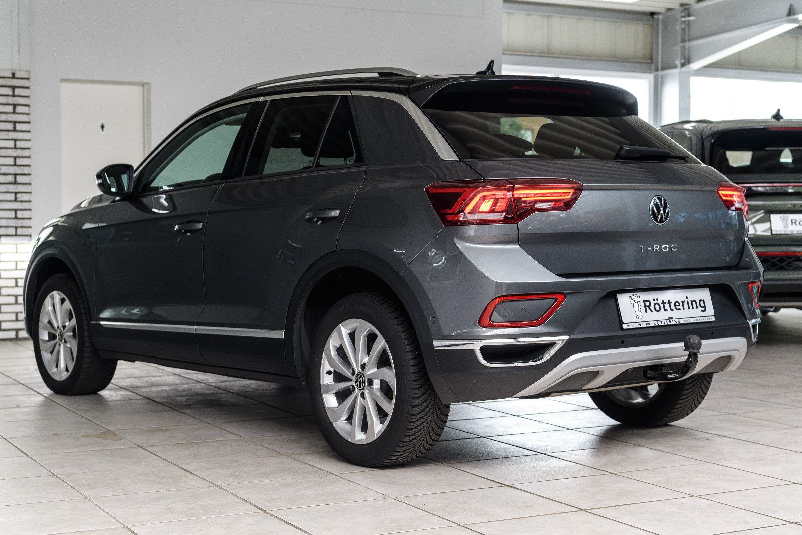 Fahrzeugabbildung Volkswagen T-Roc Style 1.5l TSI DSG +Navi +AHK +ACC +LED