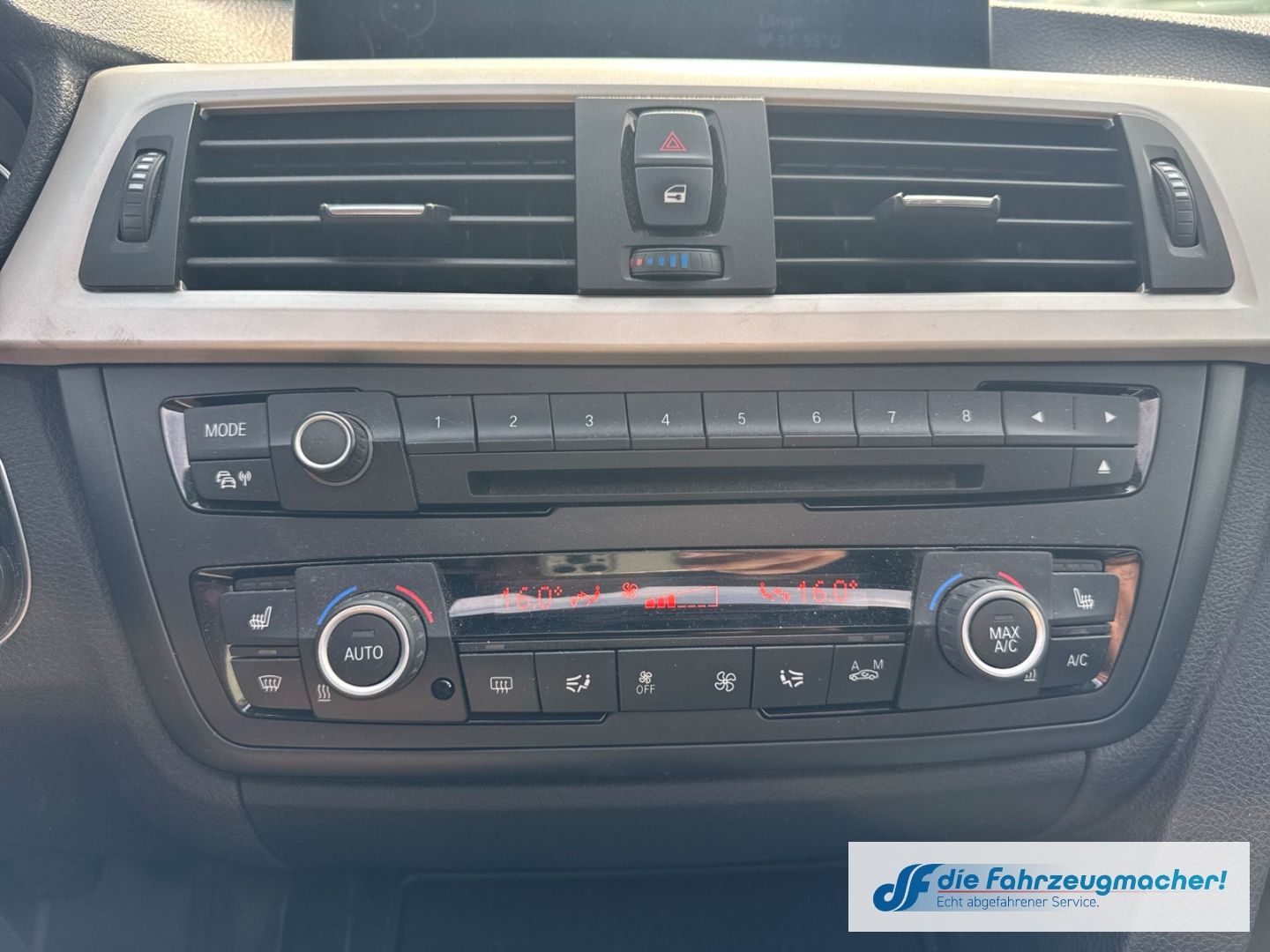 Fahrzeugabbildung BMW 320 d Touring M Paket Optik AHK-klappbar El. Pan