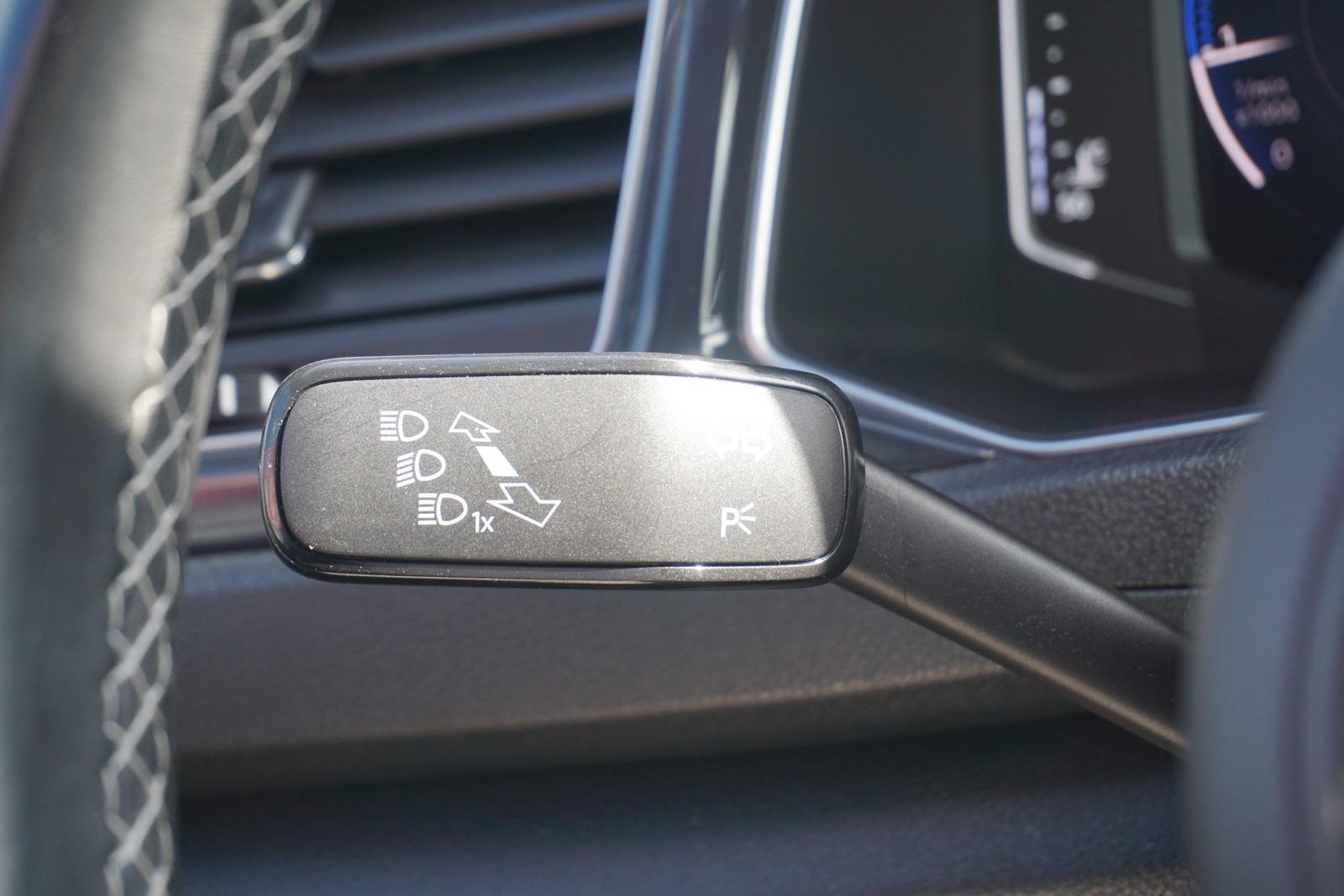 Volkswagen T-Roc 1.5 TSI R-Line DSG LED Navi ACC AHK DAB