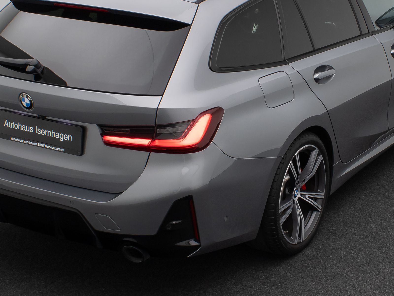 Fahrzeugabbildung BMW 330d M Sport HUD Kamera DAB Alarm Komfort 19Zoll