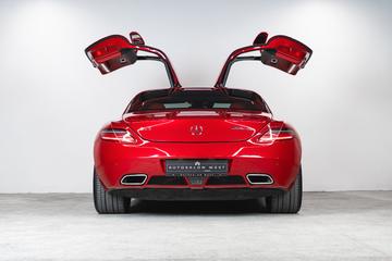 صورة 9 لـ 2011 Mercedes-BENZ SLS AMG