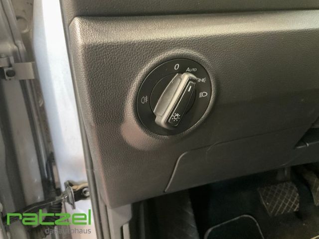 Fahrzeugabbildung Volkswagen T-Roc 1.5 TSI DSG Life LED ACC App Connect Digit