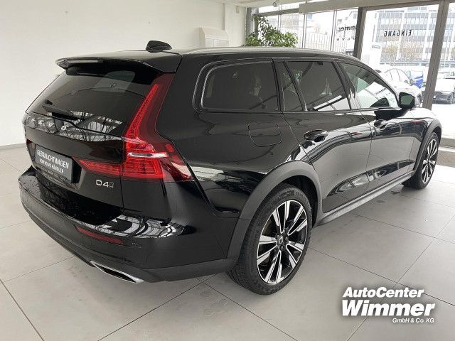 VOLVO V60 CC