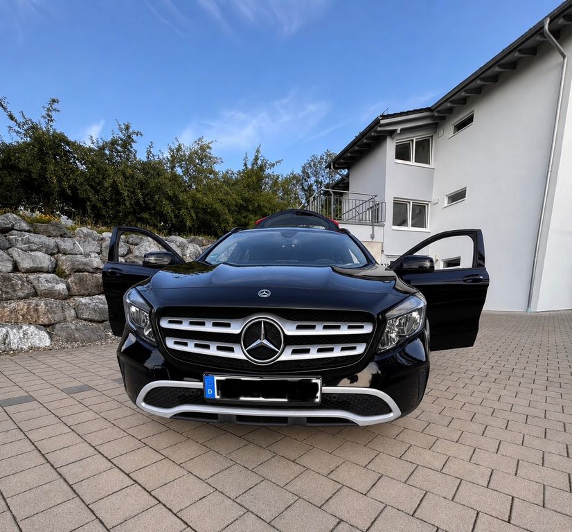 Image of Mercedes-Benz GLA 180
