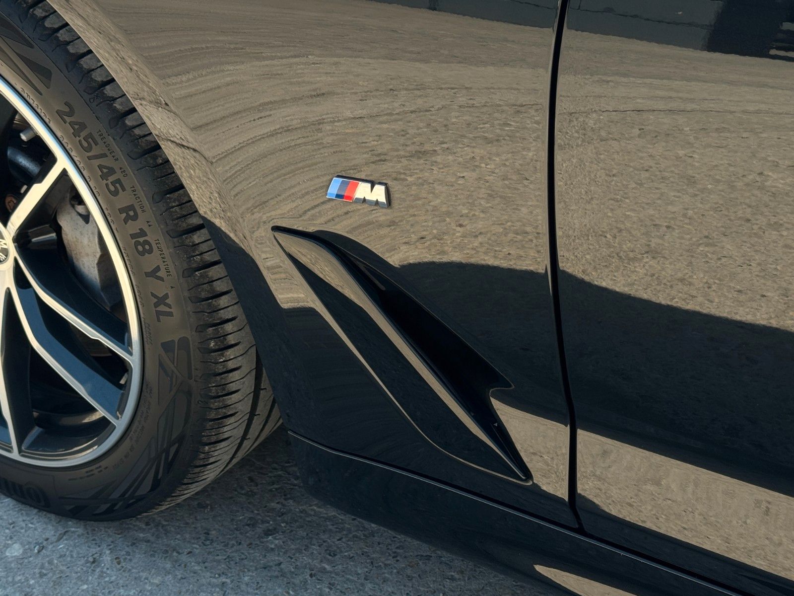 Fahrzeugabbildung BMW 530d M Sport Aero Shadow LED CAM Klim-4Z CarPlay