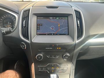 Ford S-Max - 11