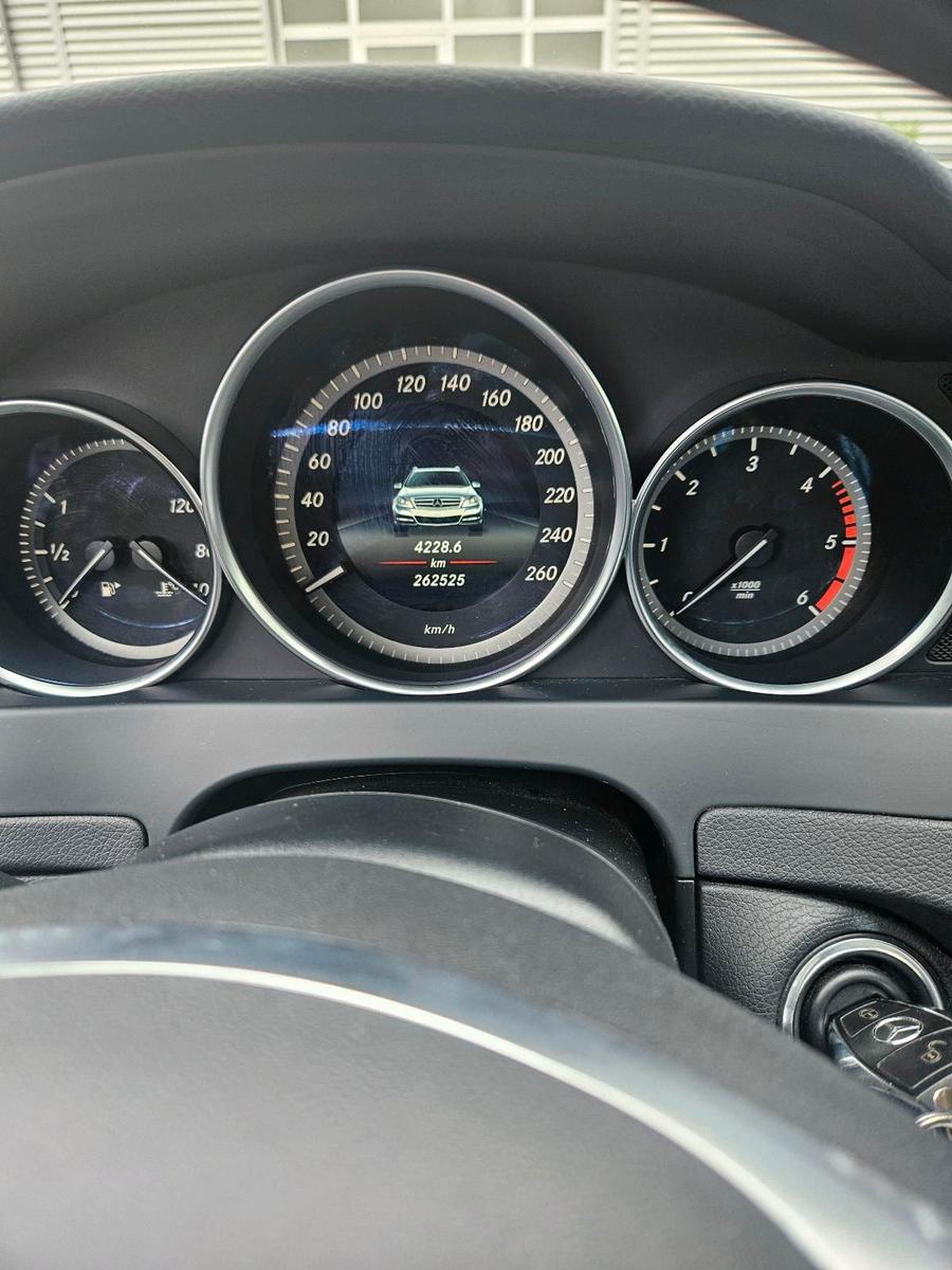 Mercedes-Benz C200 2014 — photo 12