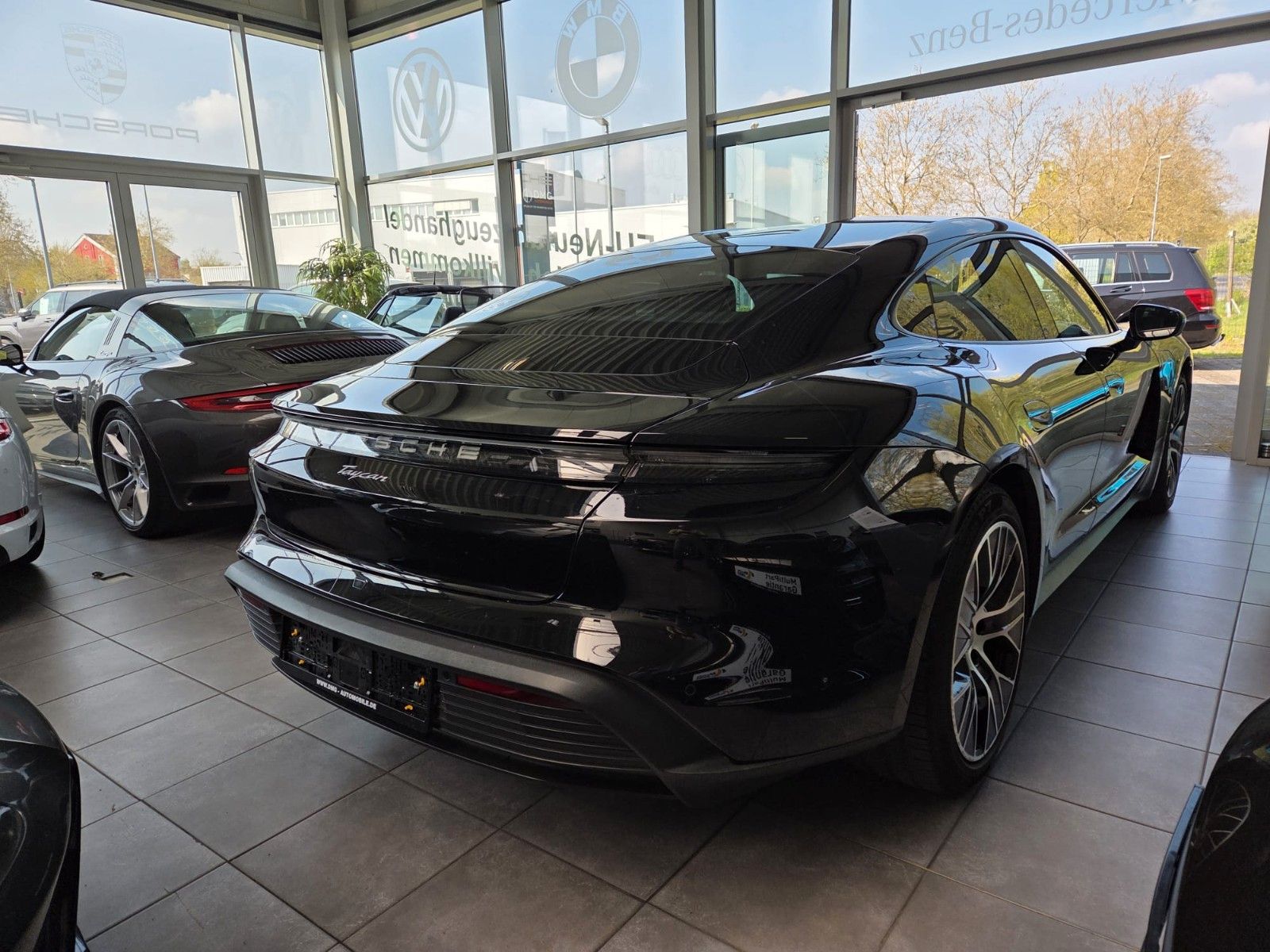 Fahrzeugabbildung Porsche Taycan/Bose/20 Zoll Aero-Rad/Matrix/SOH 91%