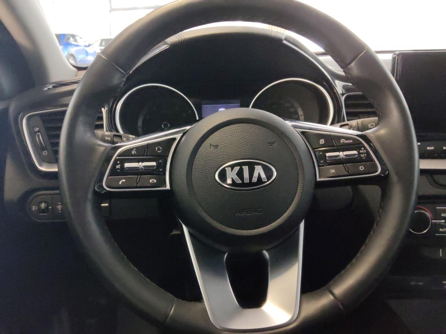 Kia Ceed_sw 1.5 Vision Navi Sitzheizung AHK-abnehmba