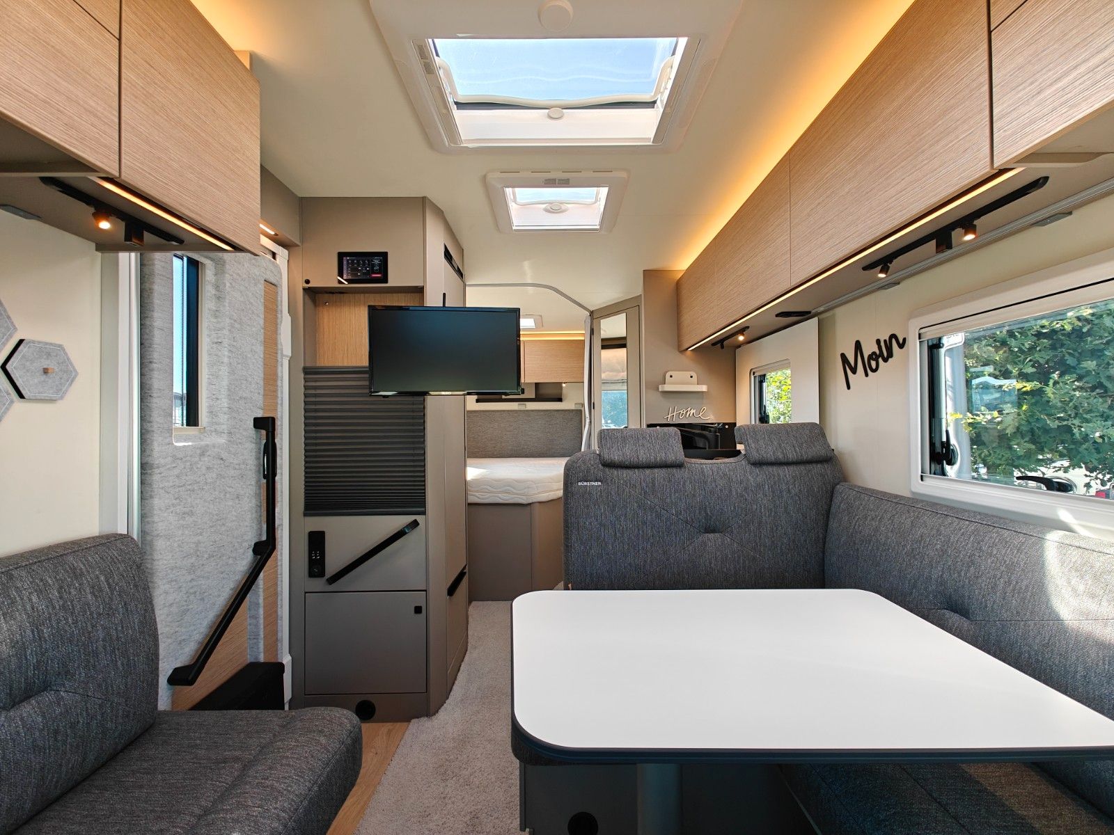 Fahrzeugabbildung Bürstner Campeo TD 660 - Combi 6DE, Lithium, Solar, Luft