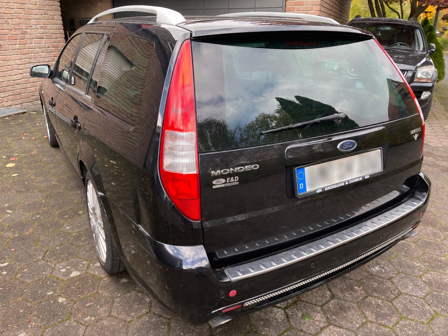 Ford Mondeo 2004 — engine 2.967 cm³, 226 HP (166kW)