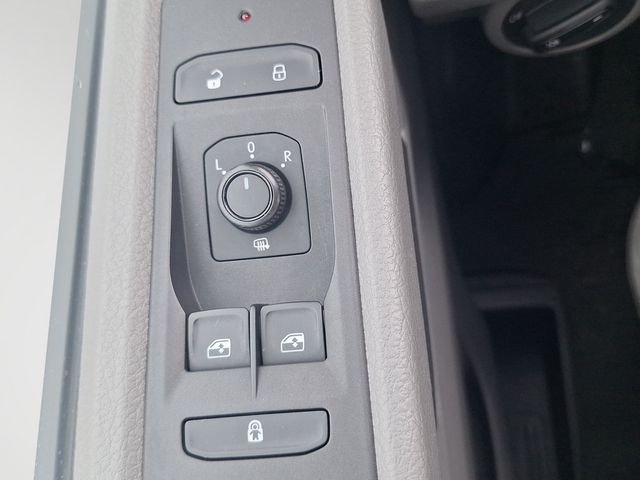 T6.1 Transporter Kombi FWD lang AHK, Klima, Berg