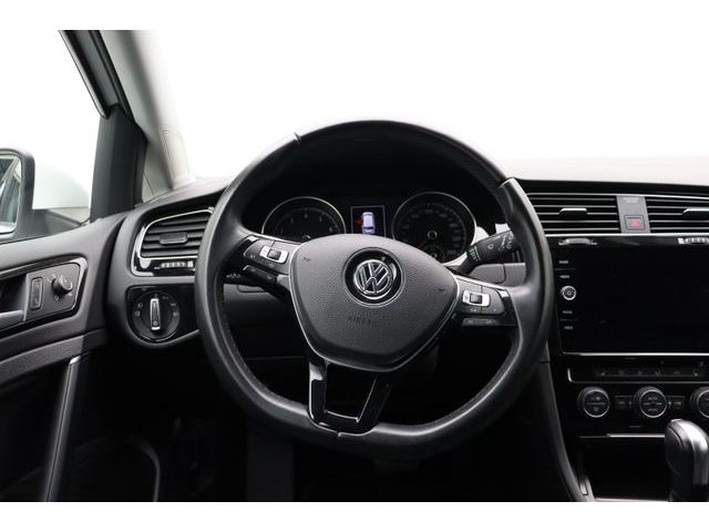 Fahrzeugabbildung Volkswagen Golf VII 1.5 DSG Highline