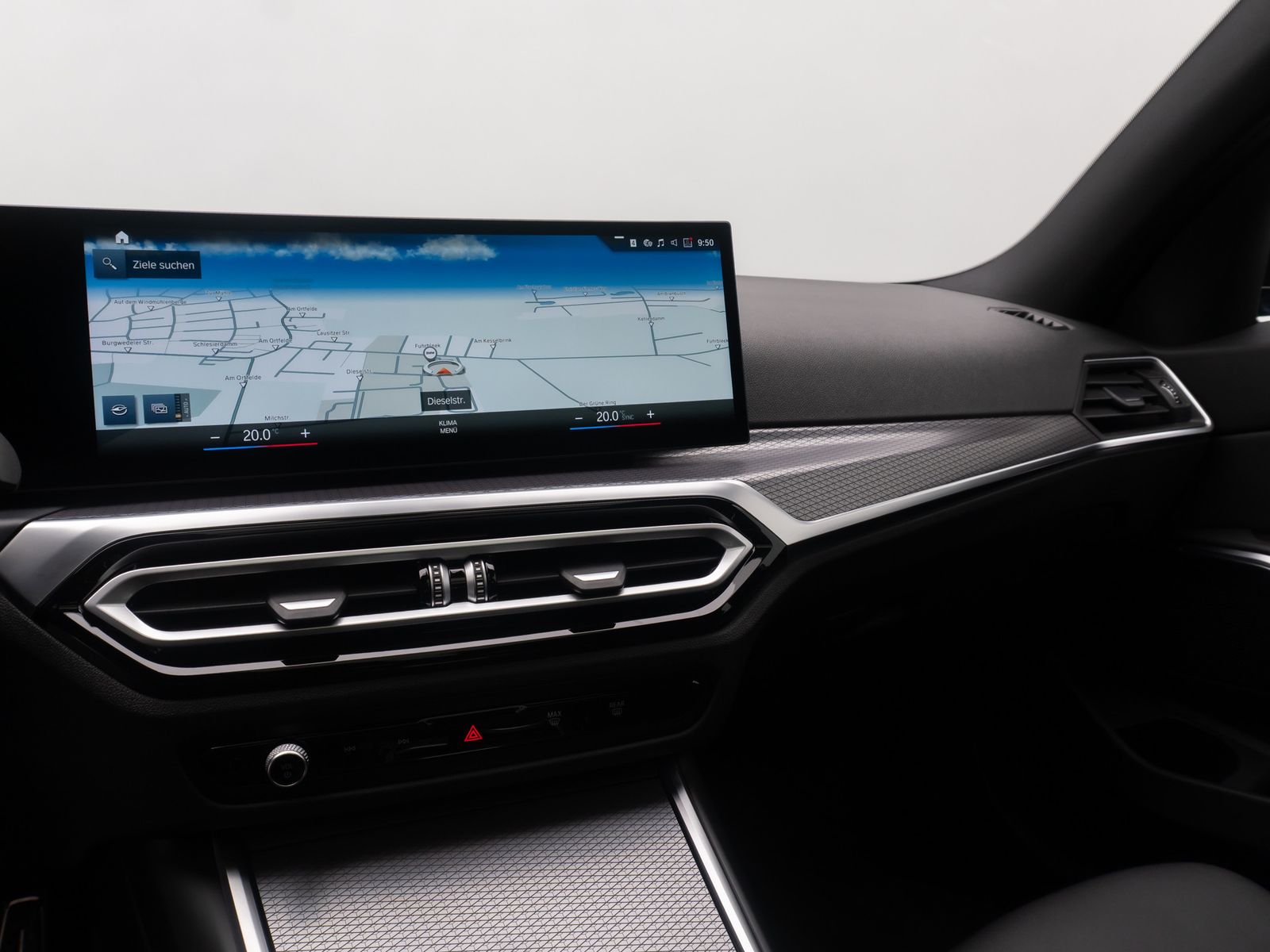 Fahrzeugabbildung BMW 320i M Sport DAB Kamera AHK Panorama HUD 19Zoll