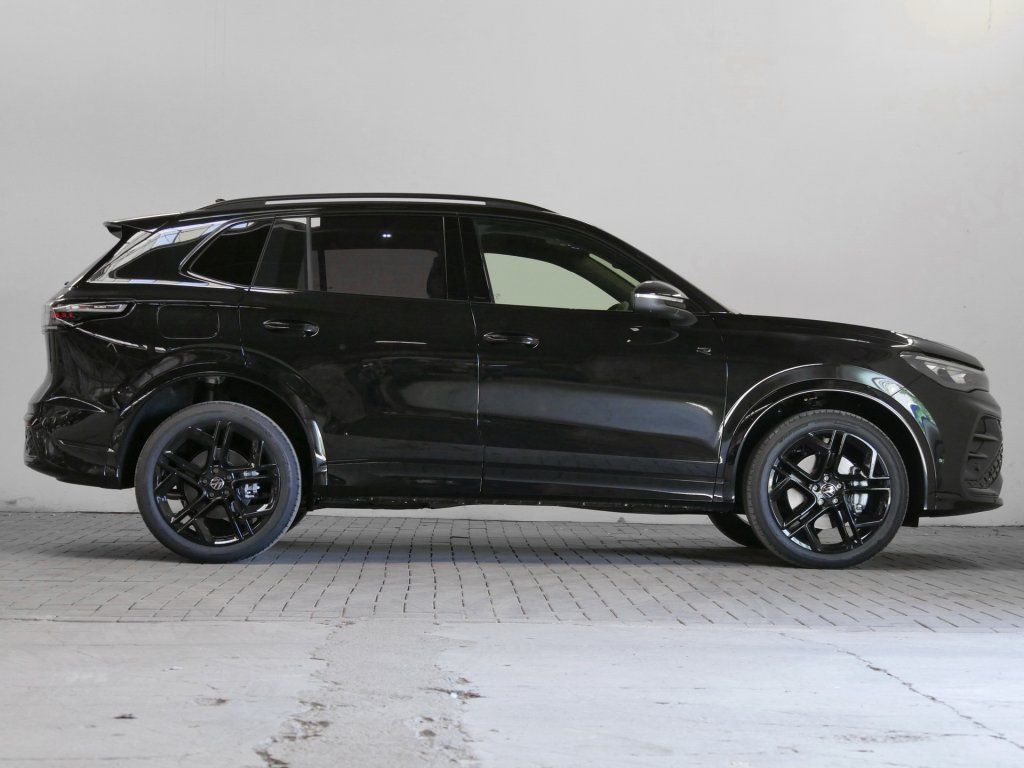 Fahrzeugabbildung Volkswagen Tiguan R-Line 1.5 TSI eHybrid DSG AHK