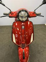Vespa Primavera 125 Sonderlackierung Rubin-Rot  1 of 1 - VESPA S 125