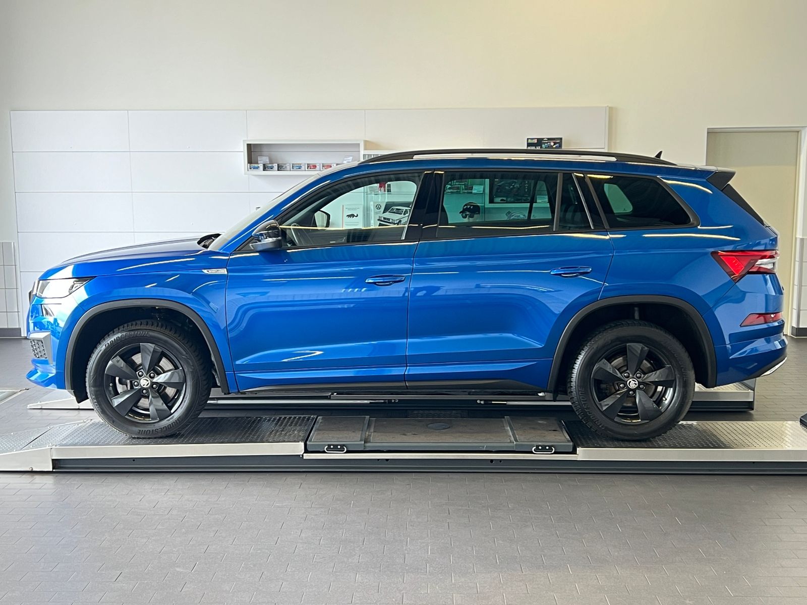 Fahrzeugabbildung SKODA Kodiaq Sportline 2.0 TDI DSG 4x4 *AHK,Pano,Stand