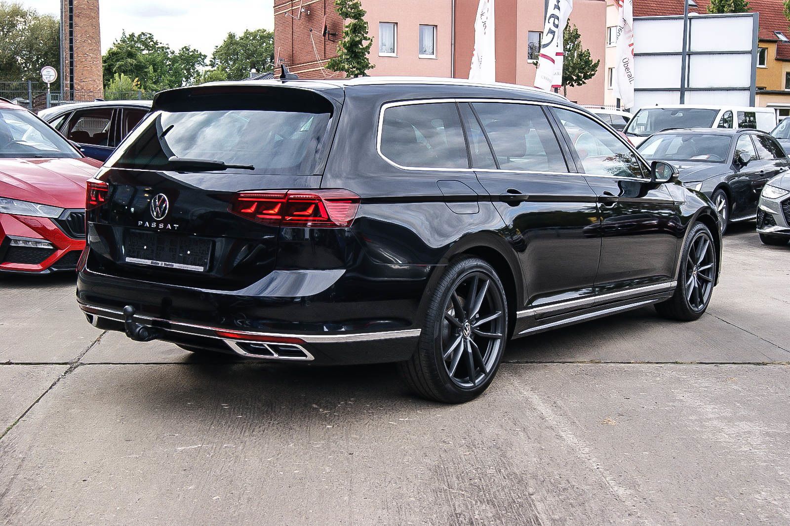 Fahrzeugabbildung Volkswagen Passat Variant 2.0TDI DSG R-LINE ANHZV STANDHZG
