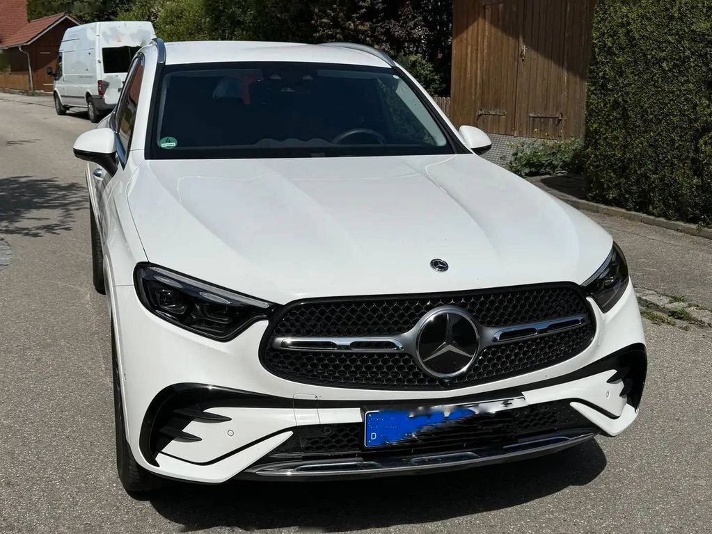 Image of Mercedes-Benz GLC 300