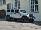 Jeep Wrangler Unlimited Arctic 2.8 CRD Autom. Arctic - silberne Jeep Wrangler