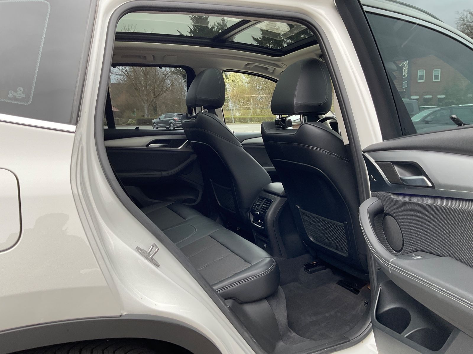 Fahrzeugabbildung BMW X3 xDrive20d AT,AHK,Kamera,HeadUpDisplay