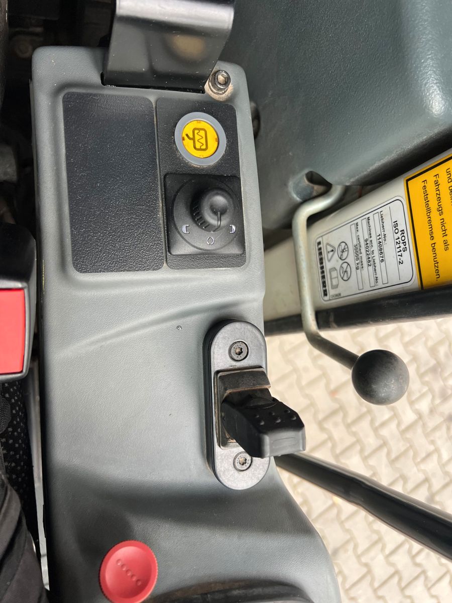 Fahrzeugabbildung Liebherr A 910 C Litronic / 2.381h / SW33