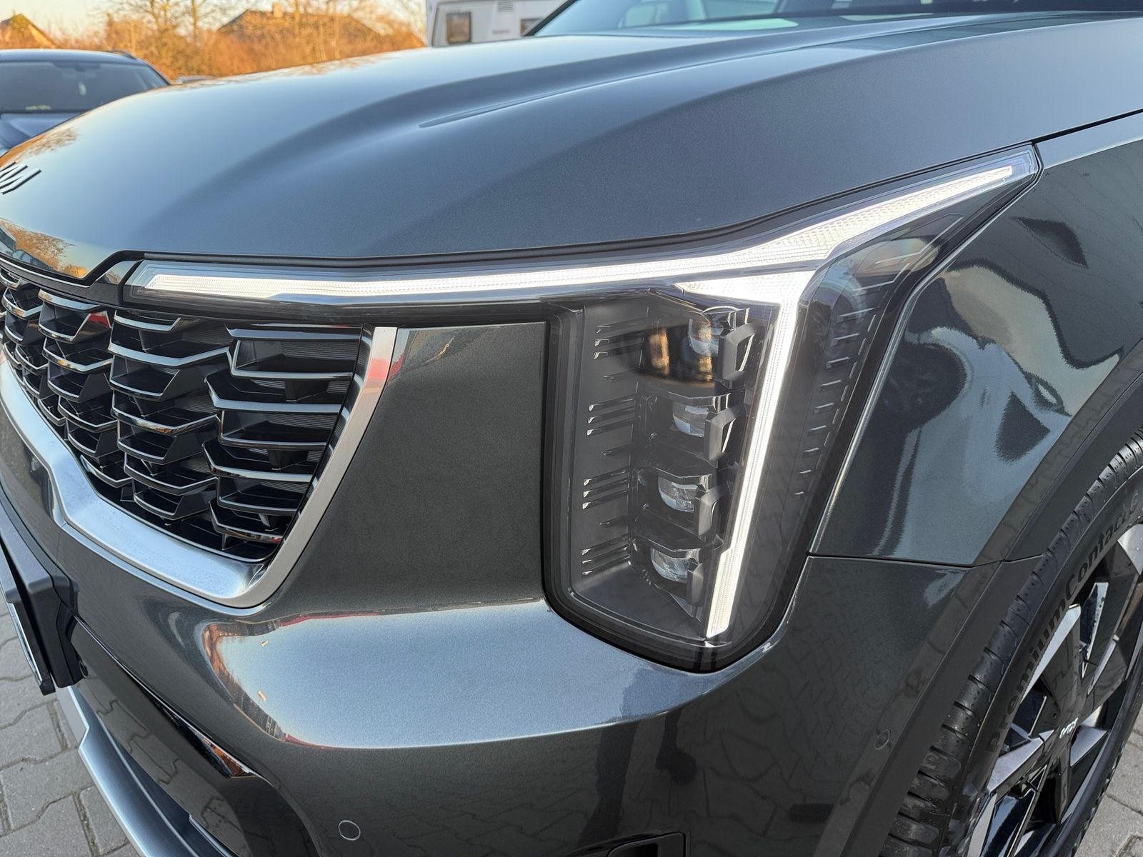 Fahrzeugabbildung Kia SORENTO PE 1.6T HEV AWD PLAT 7S NAP PR GD