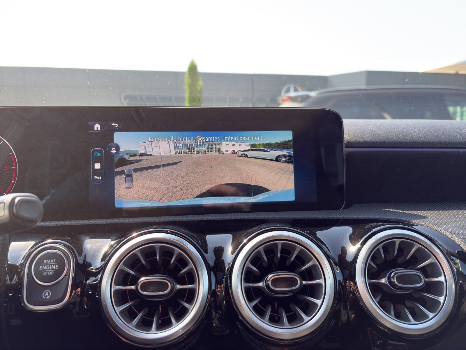 Fahrzeugabbildung Mercedes-Benz A 200 d AMG Pano KEYGO Multibeam SOUND Kamera