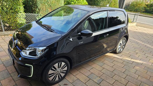 Volkswagen e-up! Pano Winter RearView