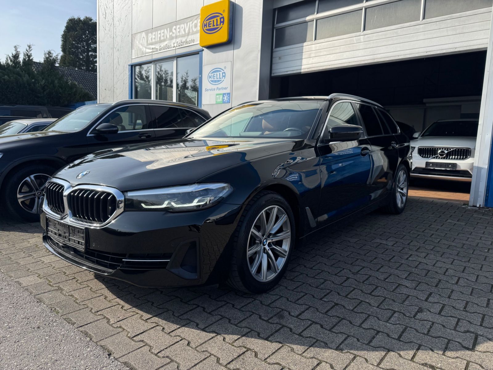 BMW 520d Touring*DISTRONIK ACC*Individual*18ZOLL*