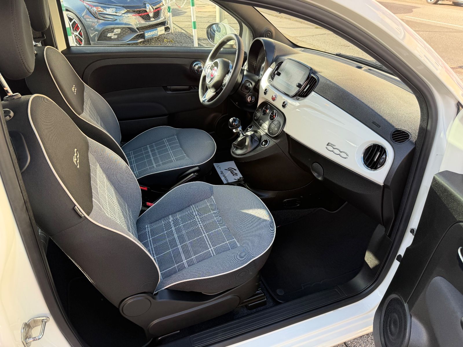 Fahrzeugabbildung Fiat 500 Lounge 1-HAND TEMPOMAT NAVI PDC