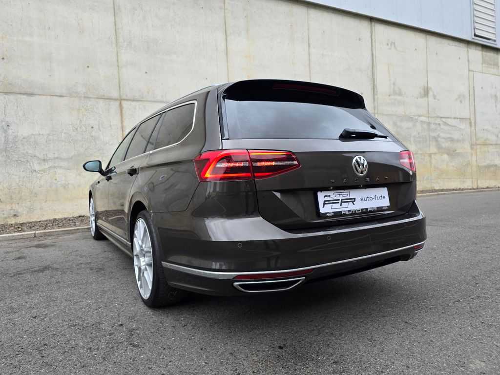 VW Passat Variant R-Line 2.0TDI 150PS DSG Pano DAB VW Passat Variant R-Line 2.0TDI 150PS DSG Pano DAB