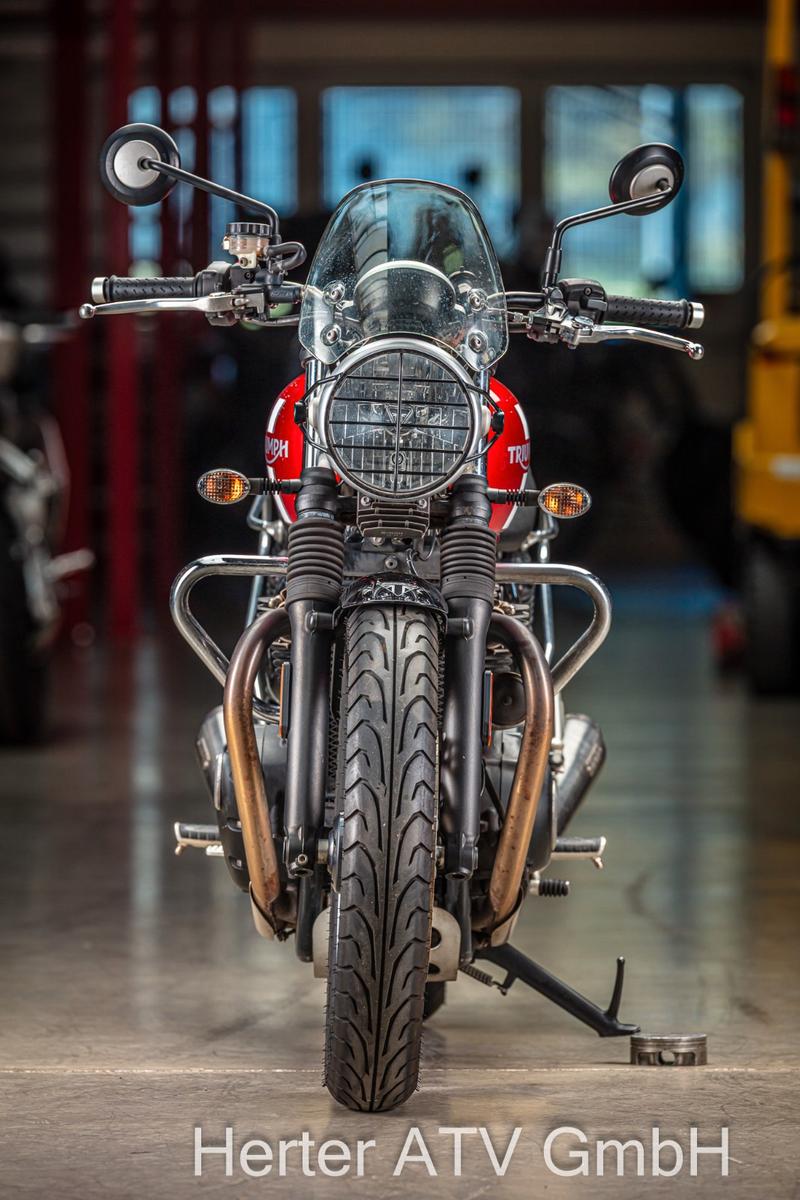 Triumph Street Twin