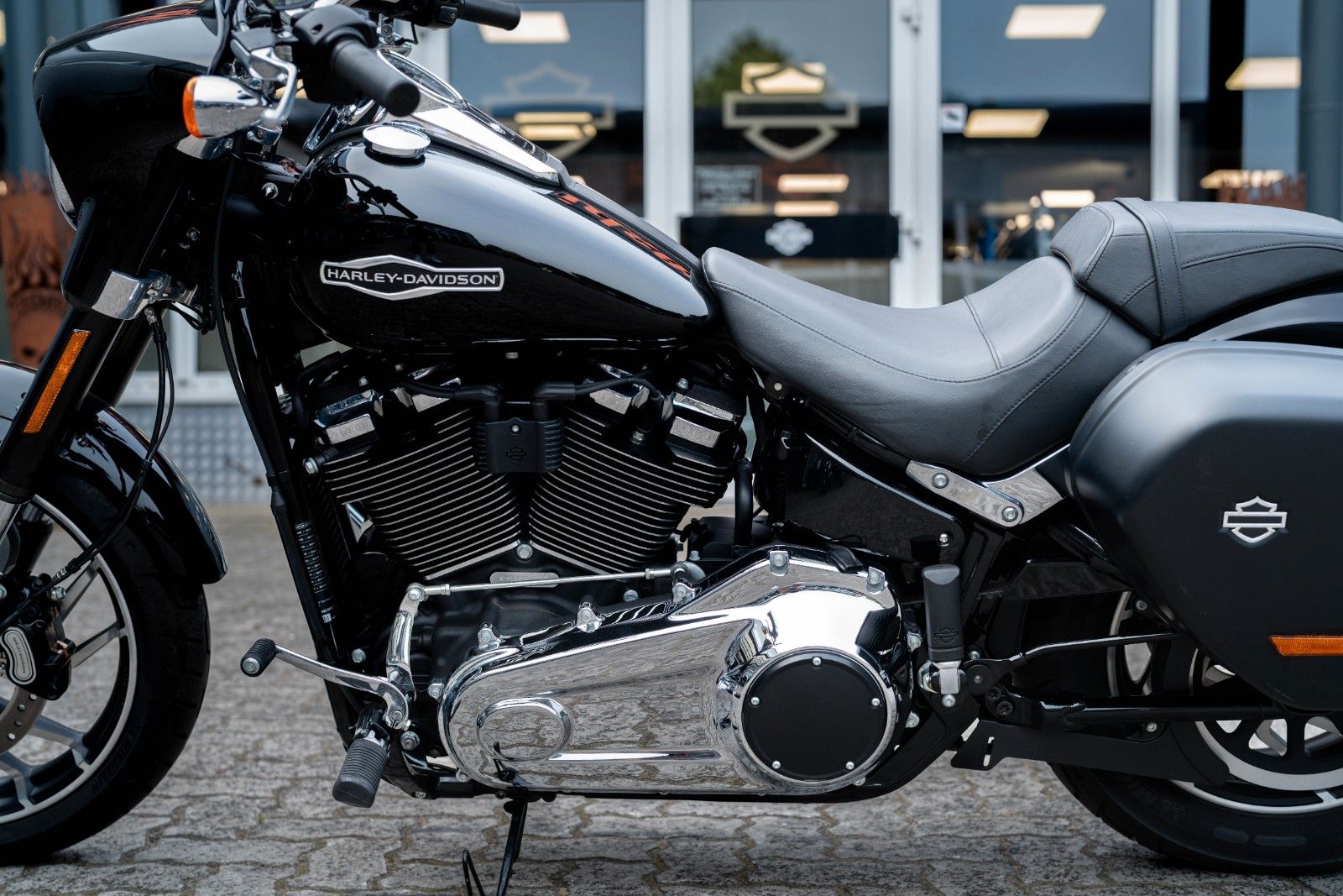 Fahrzeugabbildung Harley-Davidson FLSB Sport Glide Softail