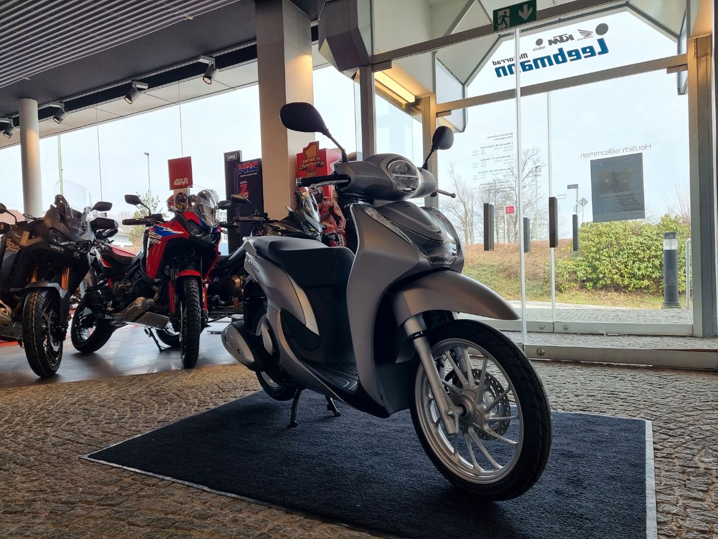 Fahrzeugabbildung Honda SH 125 Mode 2024 auch in schwarz