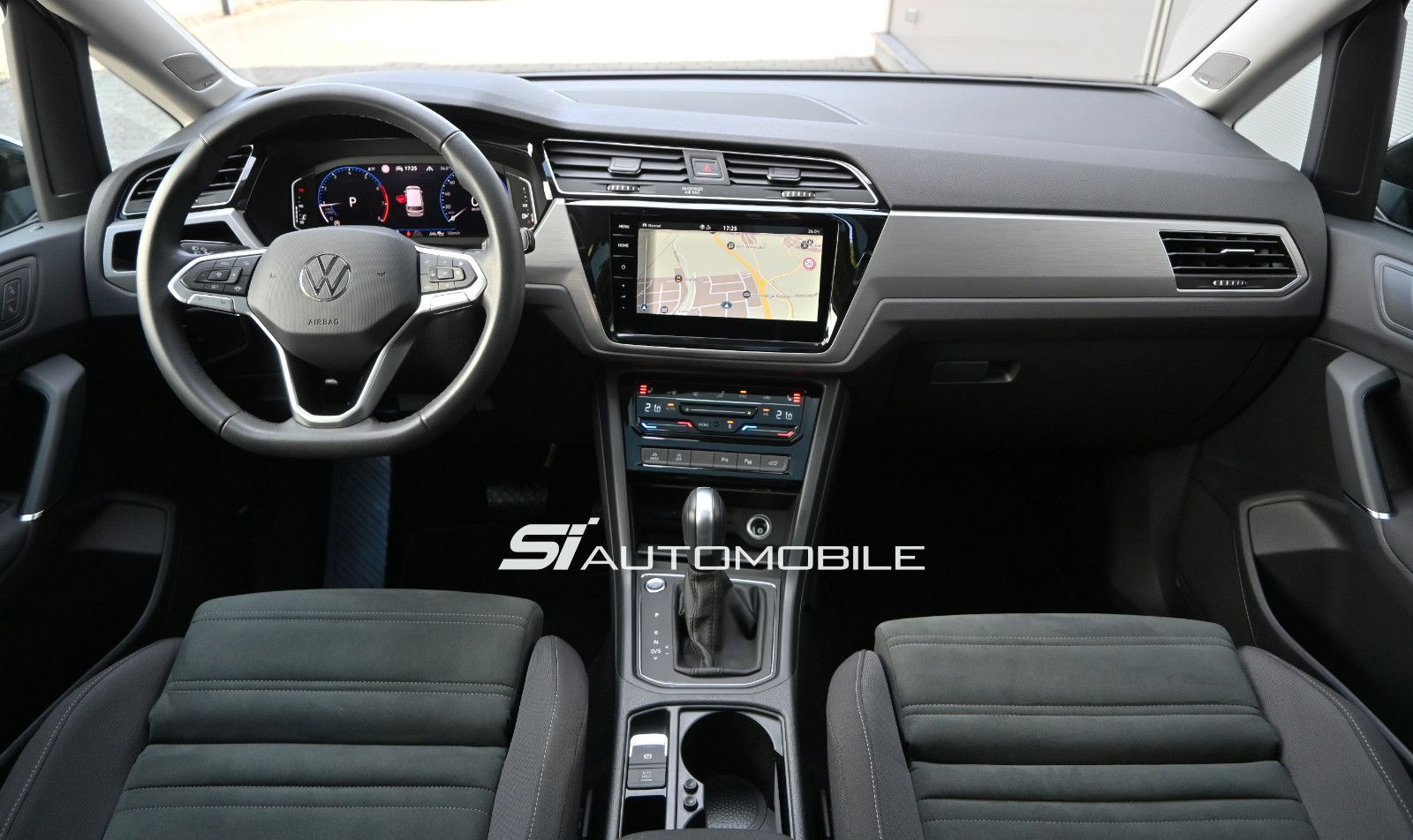 Fahrzeugabbildung Volkswagen Touran 1.5 TSI DSG °ACC°AHK°PANO°STHEIZ°MASSAGE°