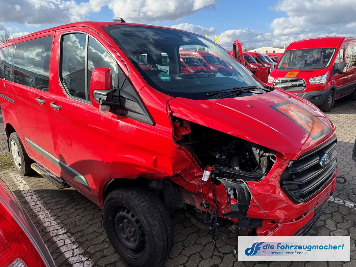 Fahrzeugabbildung Ford Transit Kombi 320 L1 *9202 *Unfallschaden*